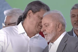 Lula (PT) conversa com o governador de São Paulo Tarcísio de Freitas (REPUBLICANOS)