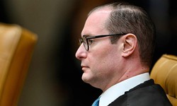 Cristiano Zanin disse no ser possvel avaliar o mrito da Ao Direta de Inconstitucionalidade que questiona aumento concedido a Zema