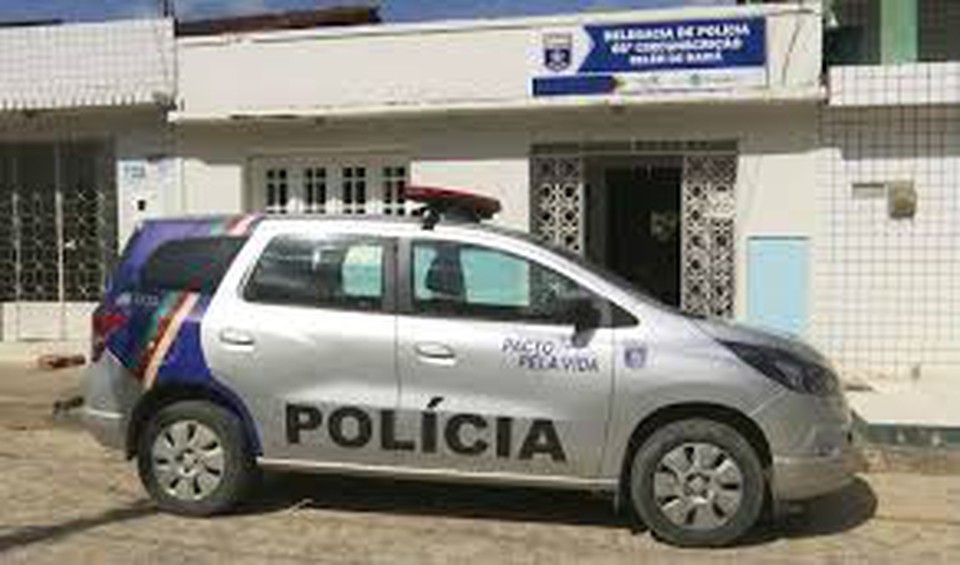 Delegacia de Lagoa dos Gatos apura o crime  (Foto: Arquivo)