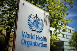 OMS recomenda dois tratamentos para reduzir mortalidade ligada ao ebola (Foto: FABRICE COFFRINI/AFP)