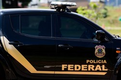 Policiais federais cumpriram um mandado de busca e apreenso na cidade de Bela Vista (GO)