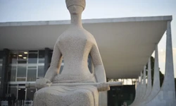 O caso foi levado para julgamento no plenrio do Supremo, mas o ministro Andr Mendona pediu vista