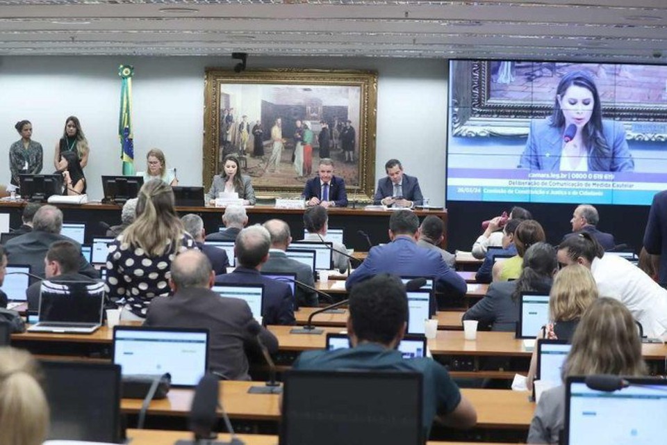 
A presidente da CCJ, Caroline de Toni (PL-SC), argumentou que foi tentado um acordo para se abolir as vistas, mas no houve consenso  (foto: Bruno Spada / Cmara dos Deputados)