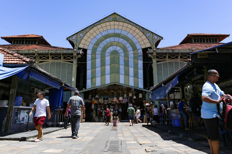 O Mercado de So Jos foi inaugurado em 1875 e  o mais antigo do Brasil (Foto: Rafael Vieira/DP Foto)
