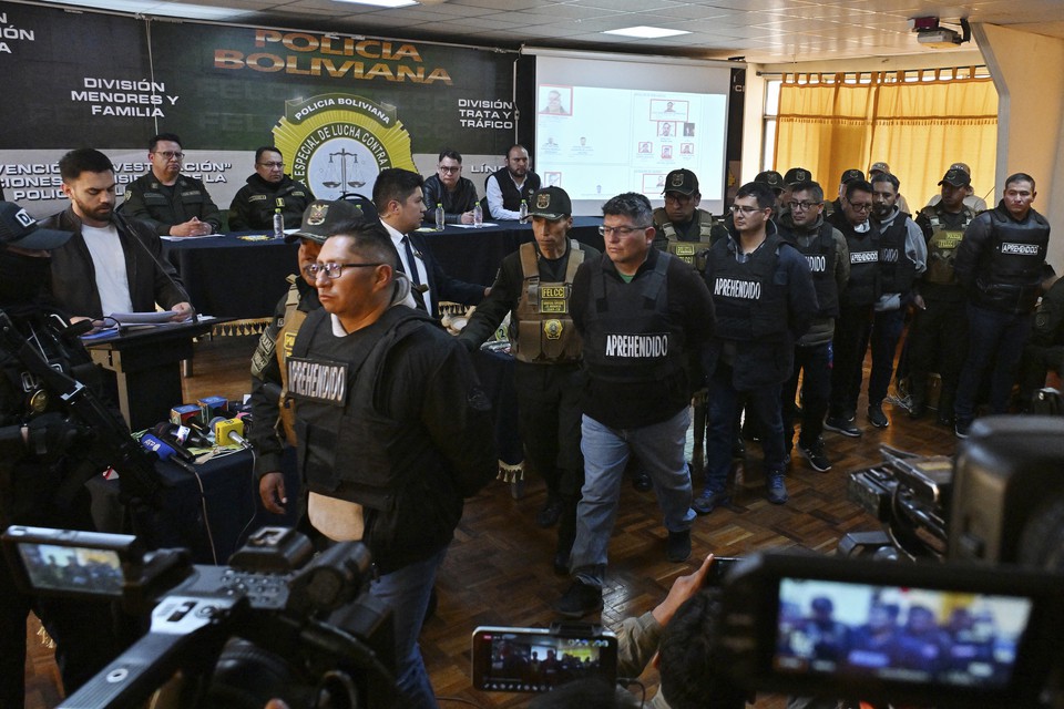 Prises incluem militares ativos e reformados (foto: AIZAR RALDES / AFP)