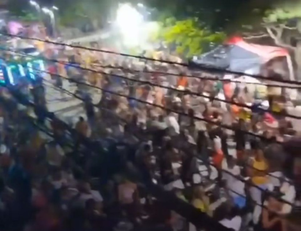 Confuso generalizada durante o 'Bloco da Ressaca', em Itapissuma. (Foto: Reproduo/redes sociais)