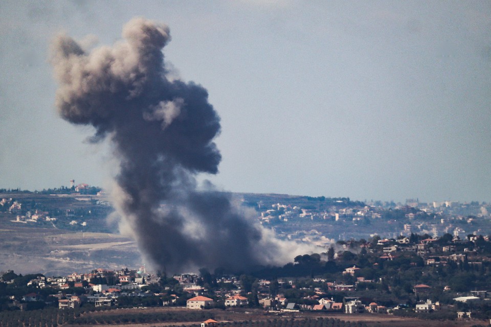 O Exrcito israelense anunciou neste domingo (29), que efetuou "dezenas" de ataques contra alvos do Hezbollah no Lbano nas ltimas horas (foto: Rabih DAHER / AFP)