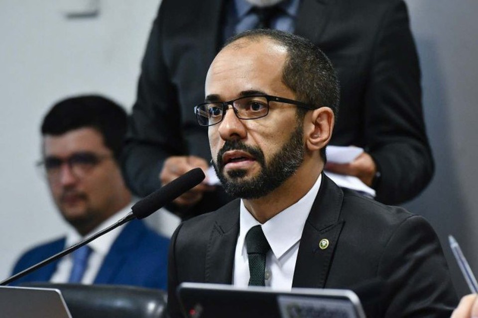 

Leonard Magalhães foi indicado por Lula para exercer o cargo de defensor público-geral federal da Defensoria Pública da União (DPU) (foto: Geraldo Magela/Agência Senado)