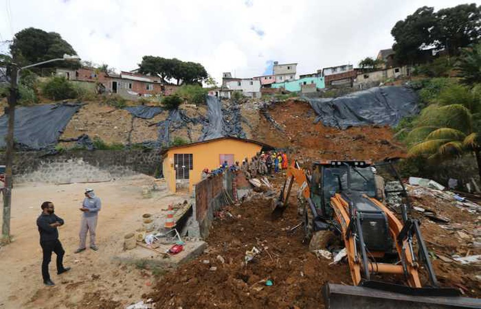 Estado tem áreas sujeitas a deslizamentos de barreiras (Foto: Arquivo/DP) Estado tem áreas sujeitas a deslizamentos de barreiras (Foto: Arquivo/DP)