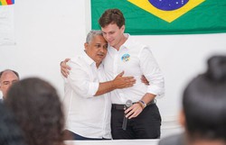 Miguel Coelho recebe apoio de mais duas lideranças religiosas de Pernambuco  (Foto: Nicole Rodrigues)