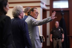 Estrela de Johnny Depp se apagou por 'comportamento não profissional', diz ex-agente (Foto: Shawn THEW / POOL / AFP
)