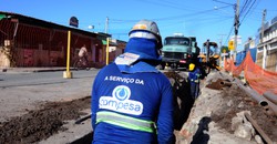 Compesa faz obra de ampliao do sistema esgotamento sanitrio em Candeias, em Jaboato (Foto: Divulgao/Compesa)