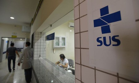 Brasil cumpre meta de pessoas com HIV que realizam tratamento antirretroviral