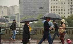 Fim do vero ter fortes chuvas em diversas regies do pas (Rovena Rosa/Agncia Brasil)