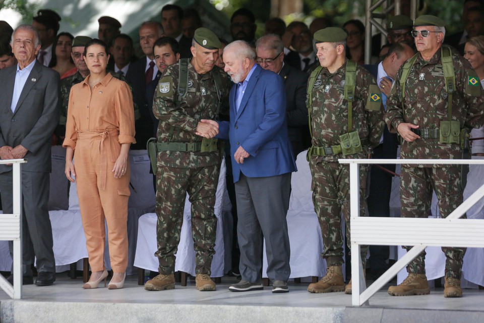 Lula participou de solenidade militar  (Foto: Rafael Vieira/DP)
