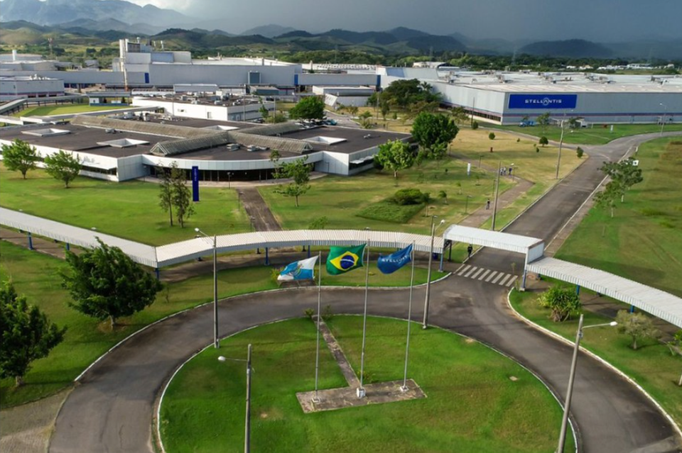 A planta da FCA Fiat Chrysler, em Goiana (PE), tem capacidade para produzir 280 mil carros por ano, somando mais de um milho de veculos fabricados (Divulgao/Sudene)