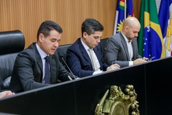 Comisso de Administrao aprova extino das faixas salariais de PM e bombeiros (Rebeca Alves/Alepe)