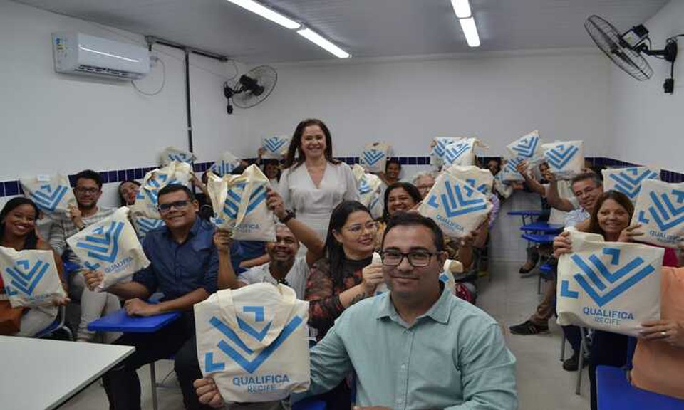 Os interessados podem se capacitar para conseguir uma vaga no mercado de trabalho ou at gerar renda com um novo empreendimento (Foto: Divulgao)