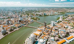 Cidade do Recife é chamada de ""Veneza Brasileira" por causa do canais e rios 