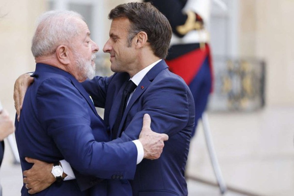 
Nesta tera, os dois presidentes embarcaro para a Ilha do Combu e acompanharo a produo artesanal e sustentvel do cacau da regio e tero encontro com representantes indgenas (foto: Ludovic Marin/AFP)