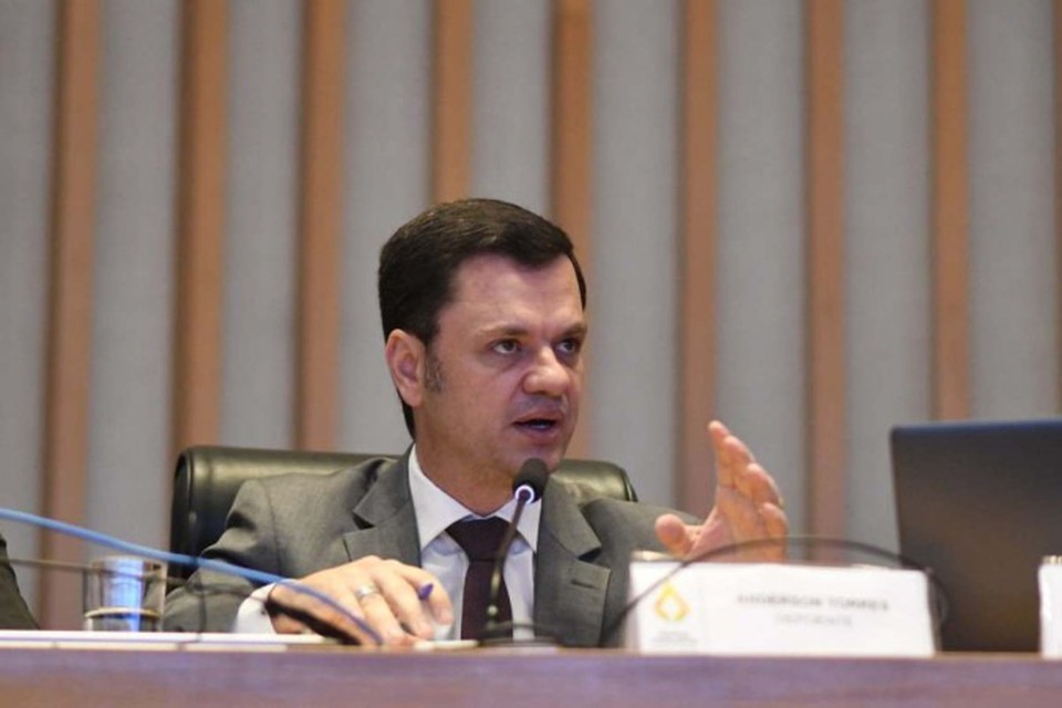 
O ex-secretrio de Segurana Pblica do Distrito Federal Anderson Torres presta depoimento na CPI dos Atos Antidemocrticos, da Cmara Legislativa (foto: Ed Alves/CB/D.A.Press)