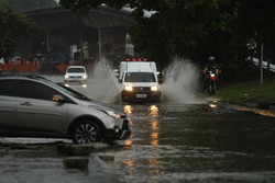 APAC renova por mais 24 horas alerta de chuvas fortes em Pernambuco  (Foto: Peu Ricardo/DP FOTO.
)