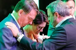 Líderes neopentecostais pregam para reeleger Bolsonaro (Foto: Isac Nóbrega/PR)