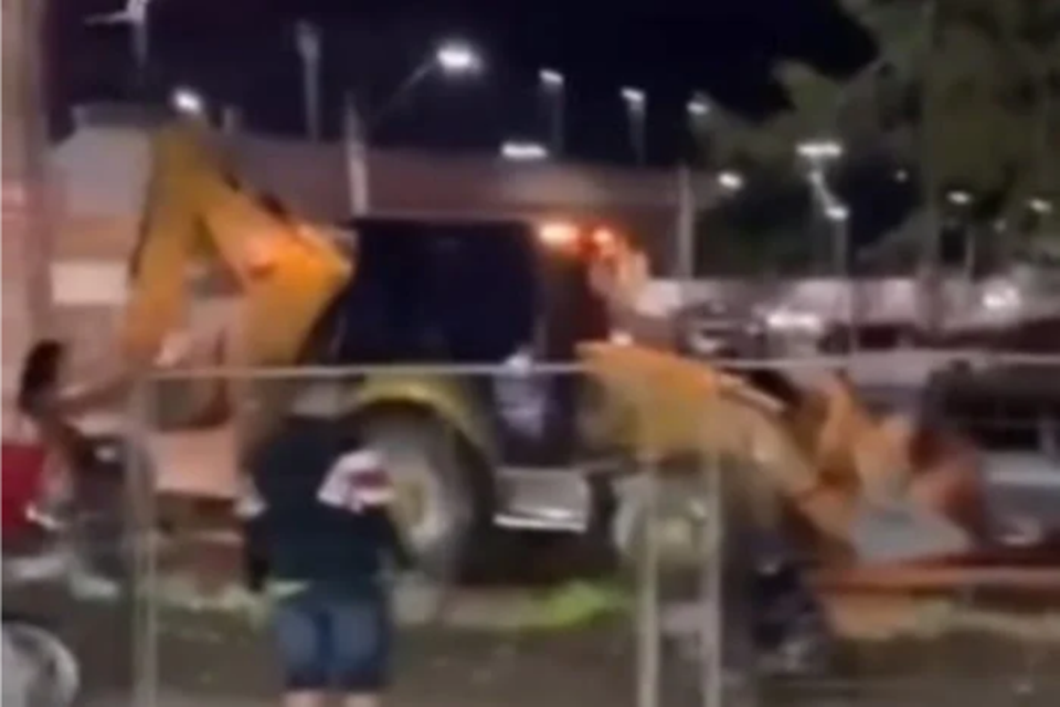 As autoridades disseram que o homem utilizou o termo ''abrir passagem'' (Crdito: Reproduo/Redes sociais
)