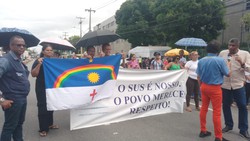 Profissionais da sade do Hospital de Cncer de Pernambuco protestam por salrios atrasados (Foto: Cortesia)
