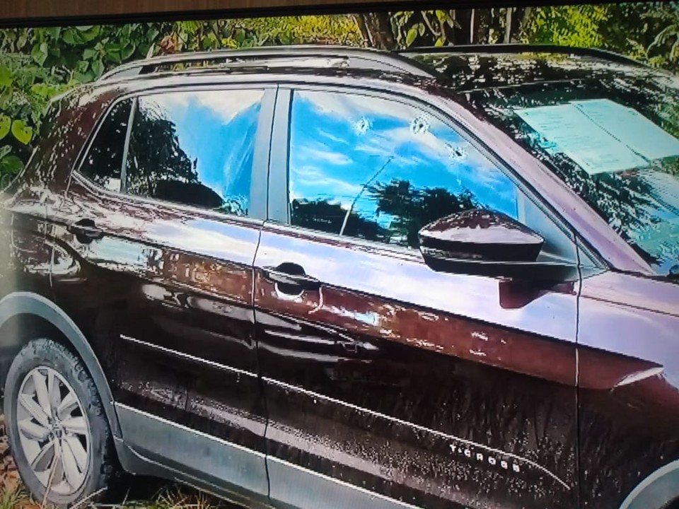 Um morto e grávida ferida em ataque a carro em PE 1 Um morto e grávida ferida em ataque a carro em PE - Foto: Reprodução