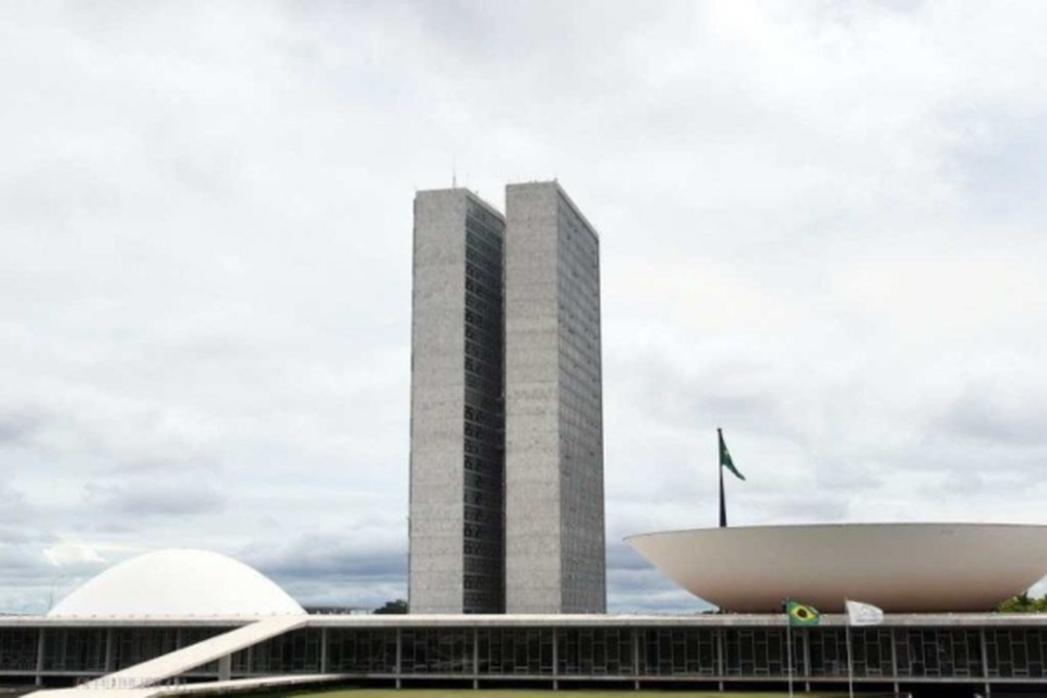 A Cmara dos Deputados aprovou na noite desta tera-feira projeto que reformula a cobrana do seguro obrigatrio de veculos terrestres  (Crdito: Ed Alves/CB/D.A Press)