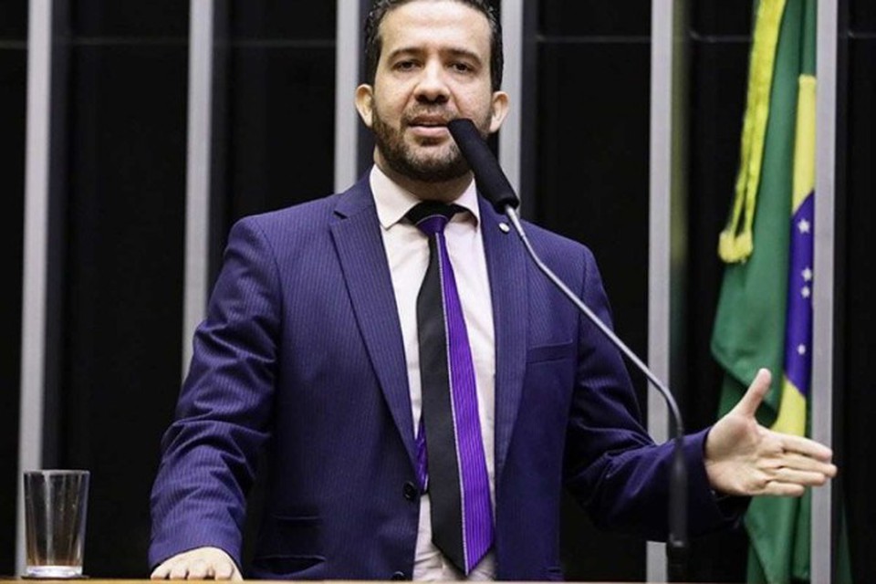 
Em uma mensagem de udio divulgada na imprensa, o parlamentar diz que parte dos assessores teriam de devolver recursos recebidos como salrio (foto: Divulgao/Cmara dos Deputados)