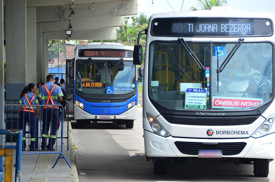 Motoristas de nibus realizaram uma assembleia para discutir propostas oferecidas pelo Grande Recife Consrcio de Transportes Metropolitano (Foto: Governo do Estado/Divulgao)