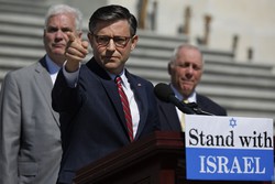 
A votao no Congresso dos Estados Unidos ocorre ao mesmo tempo em que o governo israelense anuncia que intensificar suas operaes terrestres em Rafah