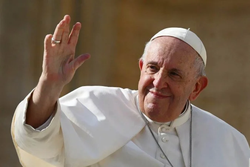 Papa Francisco encerra viagem ao Sudão com mensagem de paz e união  (Foto: Vincenzo PINTO / AFP)