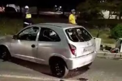 Mulher depreda veculo aps filho ser parado por Blitz, em Petrolina (Reproduo/Rede social)