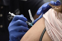 EMA afirma que vacina contra Covid é segura para as grávidas (Foto: Patrick T. FALLON / AFP)