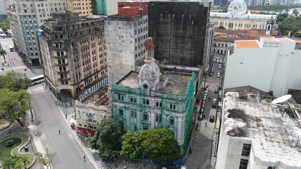 A empresa Jorge Passos Arquitetura e Restauração será a responsável por fazer o projeto, que vai contemplar os principais elementos artísticos das fachadas, da cobertura e dos ambientes externos e internos (Foto: Lucas Ferreira/Secom)