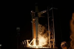
A Nasa e a SpaceX lanaram um foguete com trs astronautas norte-americanos e um cosmonauta russo rumo  Estao Espacial Internacional
