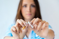 Parar de fumar reduz em até 40% o risco de desenvolver diabetes tipo 2   (foto: Freepik)