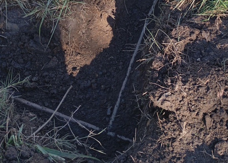 De acordo com a Compesa, a casa desviava gua desde 2020 e este desvio correspondia a uma mdia mensal de 99 mil litros de gua (Foto: Divulgao/Compesa)