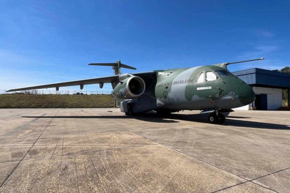 Avio da FAB far transporte das urnas funerrias com restos mortais das vtimas da queda de avio em Vinhedo - (crdito: Divulgao)