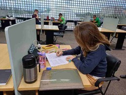 Concurseira estuda para provas na Biblioteca Nacional, na Esplanada dos Ministérios 