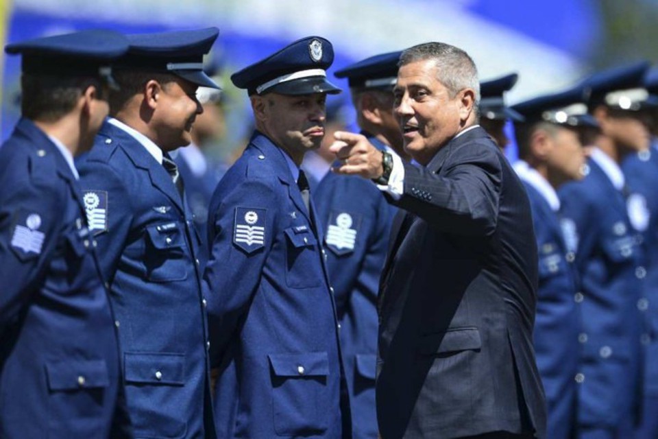 Braga Netto durante uma cerimnia militar em Braslia enquanto ainda era ministro da Defesa, em 2022 (foto: Marcelo Camargo/Agncia Brasil)