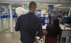 O Banco do Brasil e a Caixa Econmica Federal abrem as agncias uma hora mais cedo