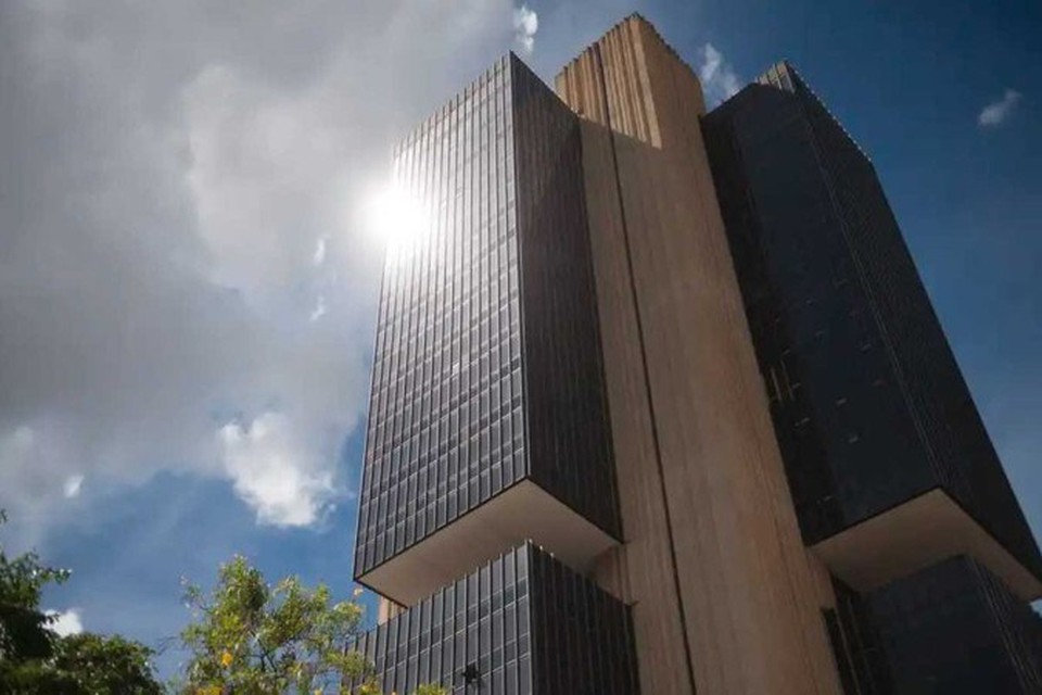 

Ata do Comit de Poltica Monetria diz que ritmo de reduo da taxa bsica de juros (Selic) em 0,5 ponto percentual  apropriado (foto: Antonio Cruz/Agncia Brasil)