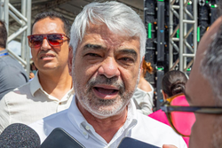Humberto Costa ainda acredita no entendimento no PT de Pernambuco (
Foto: Rafael Vieira/DP Foto
)