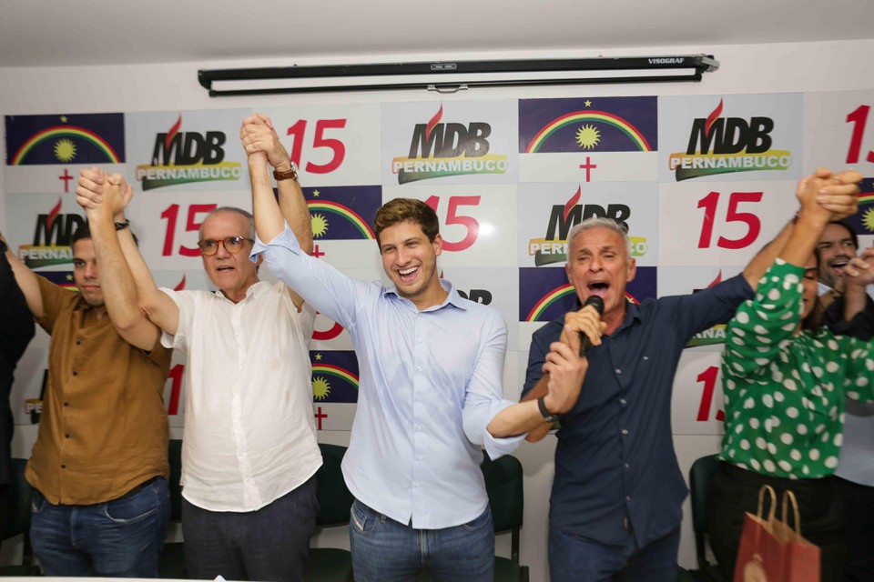 MDB-PE celebra manuteno de aliana com Joo Campos (Rafael Vieira/Dirio de Pernambuco)
