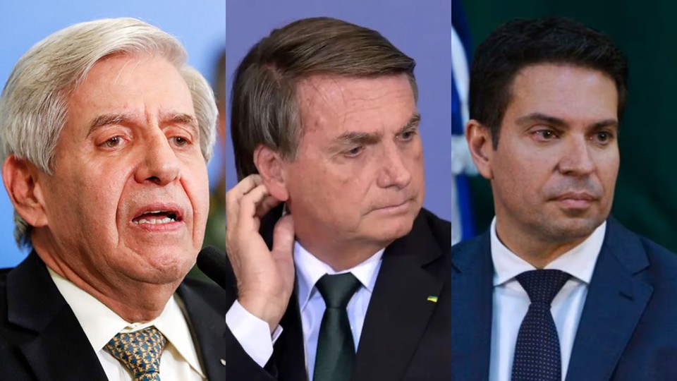 Na foto, da esquerda para a direita: Augusto Heleno, Jair Bolsonaro e Alexandre Ramagem 

  (fotos: Alan Santos/PR, Evaristo S/AFP e Valter Campanato/Agncia Brasil)