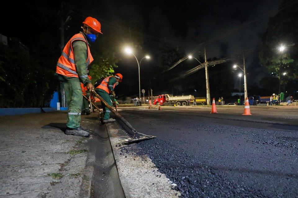 Rua dos Palmares recebe novo asfalto  (Foto: Prefeitura do Recife)